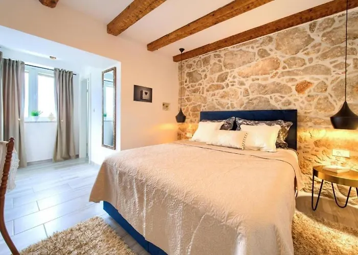 公寓 One-bedroom With Terrace *