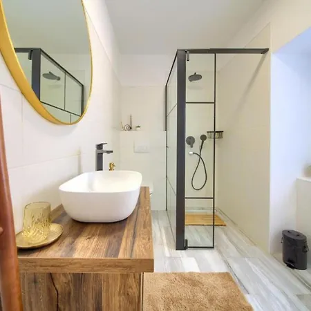 Apartment One-bedroom With Terrace Vrbnik (Primorje-Gorski Kotar)